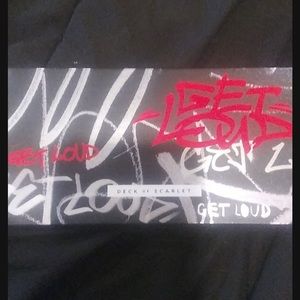 Deck of scarlet eyeshadow Palette